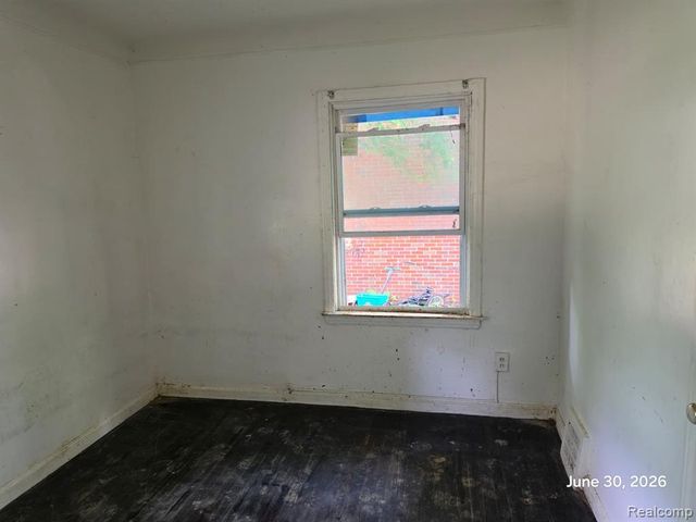 18675 Avon Avenue, Detroit, MI 48219