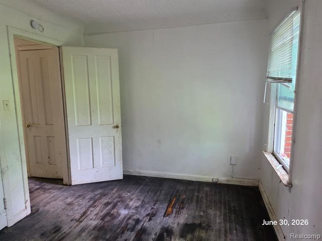 18675 Avon Avenue, Detroit, MI 48219