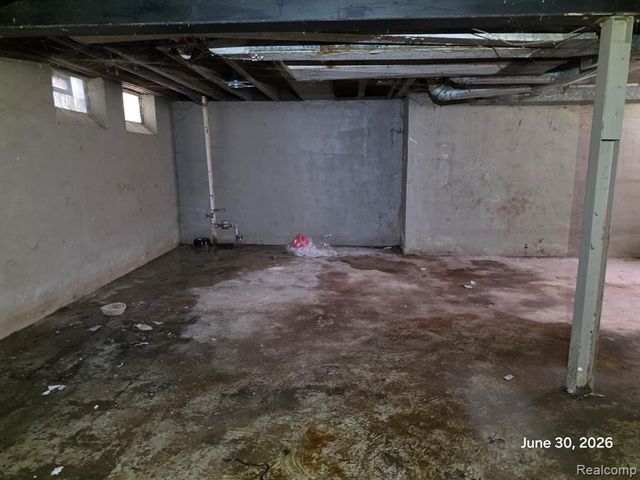 18675 Avon Avenue, Detroit, MI 48219