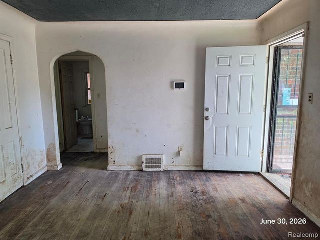 18675 Avon Avenue, Detroit, MI 48219