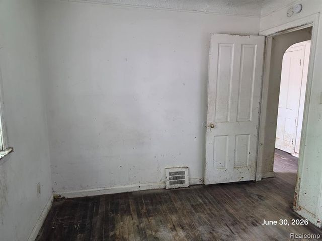 18675 Avon Avenue, Detroit, MI 48219