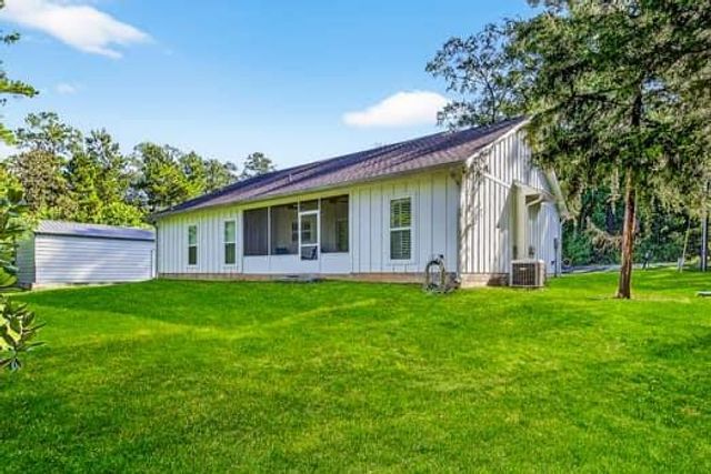 433 E Hickory Drive E, Livingston, TX 77351