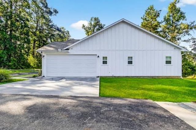 433 E Hickory Drive E, Livingston, TX 77351