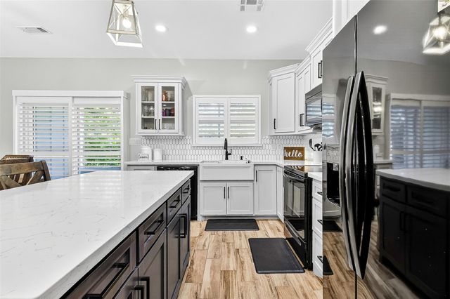 433 E Hickory Drive E, Livingston, TX 77351