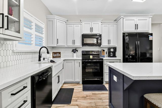 433 E Hickory Drive E, Livingston, TX 77351