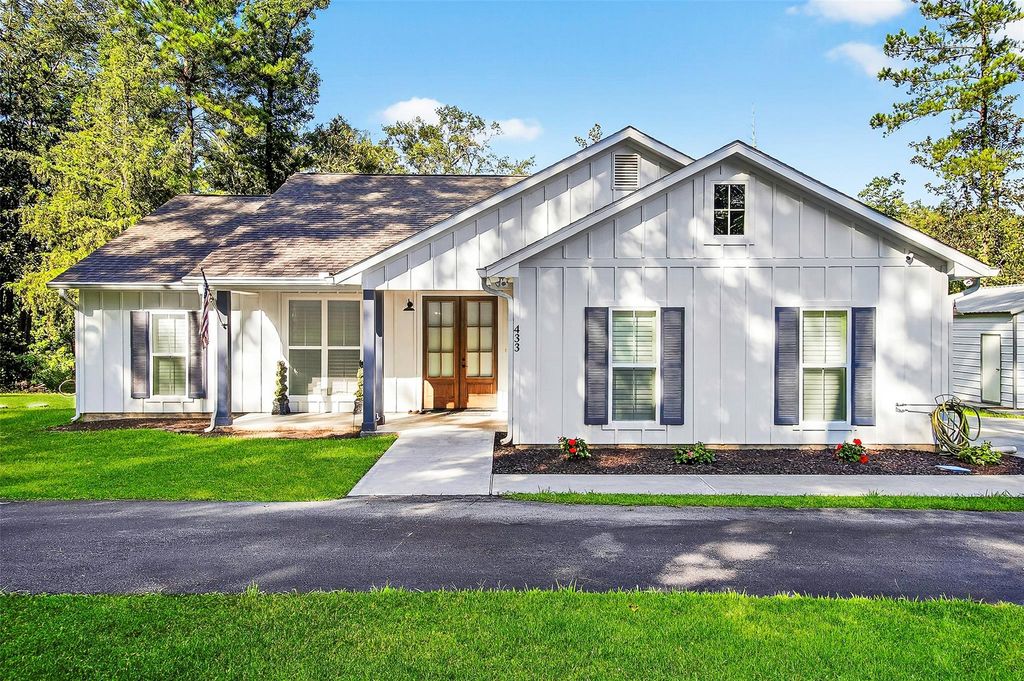 433 E Hickory Drive E, Livingston, TX 77351