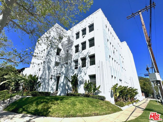 100 N Sycamore Avenue, Los Angeles, CA 90036