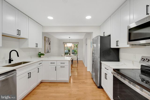 11402 EMPIRE LN, Rockville, MD 20852