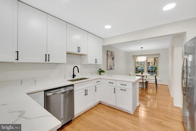 11402 EMPIRE LN, Rockville, MD 20852