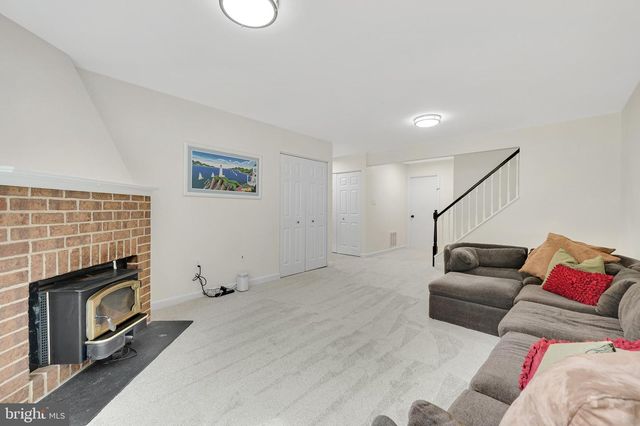 11402 EMPIRE LN, Rockville, MD 20852