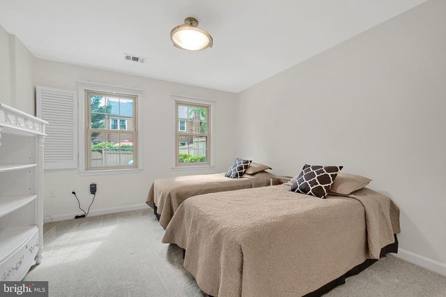 11402 EMPIRE LN, Rockville, MD 20852
