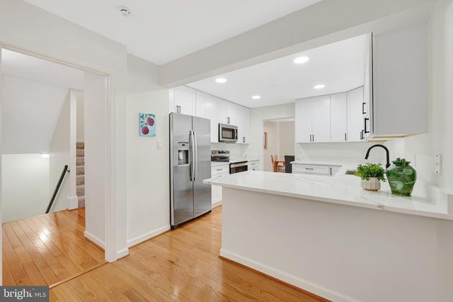 11402 EMPIRE LN, Rockville, MD 20852