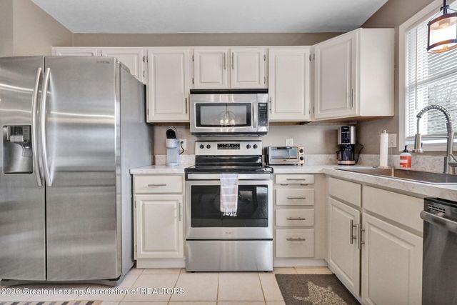 1078 Brookside Drive, Grand Ledge, MI 48837