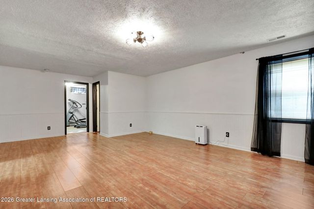 1078 Brookside Drive, Grand Ledge, MI 48837