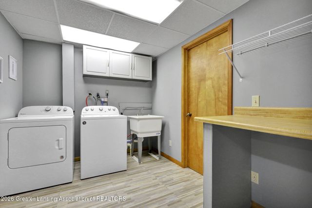 1078 Brookside Drive, Grand Ledge, MI 48837