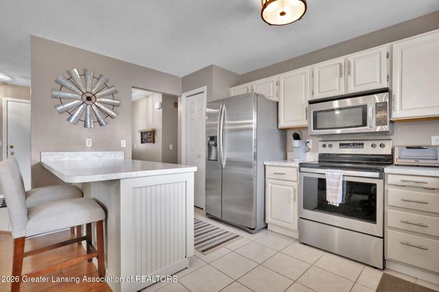 1078 Brookside Drive, Grand Ledge, MI 48837