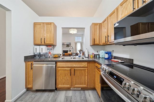 435 Carson Drive, Westland, MI 48185