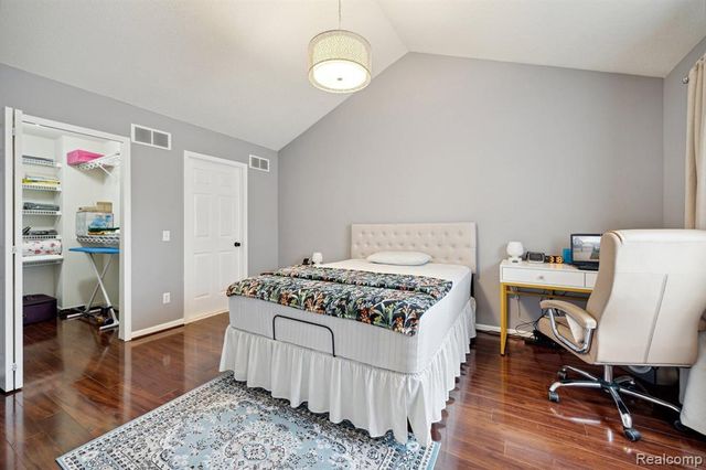 435 Carson Drive, Westland, MI 48185