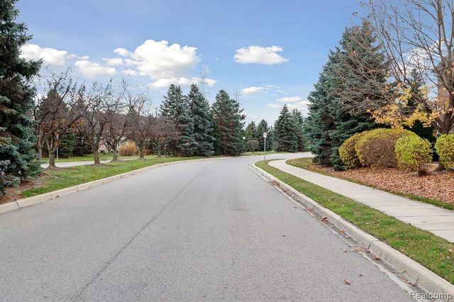 435 Carson Drive, Westland, MI 48185