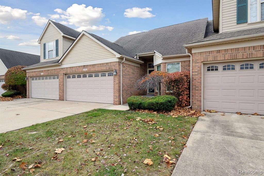 435 Carson Drive, Westland, MI 48185
