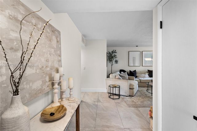 5850 Camino Del Sol 404 404, Boca Raton, FL 33433