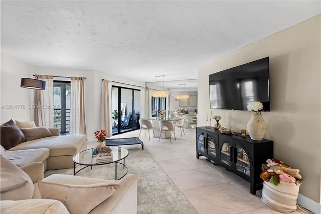 5850 Camino Del Sol 404 404, Boca Raton, FL 33433