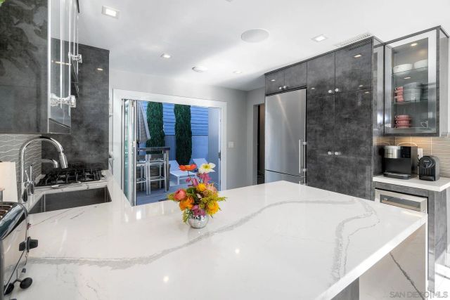 911 9Th St, Coronado, CA 92118
