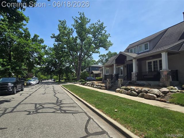 903 E 3rd Street, Royal Oak, MI 48067