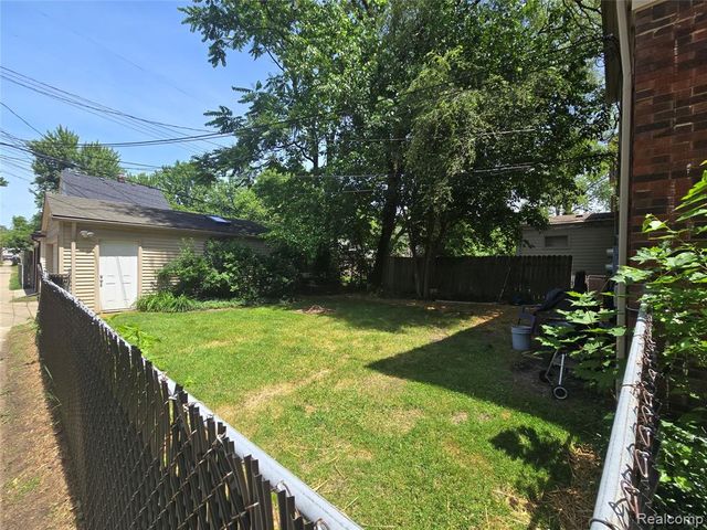 903 E 3rd Street, Royal Oak, MI 48067