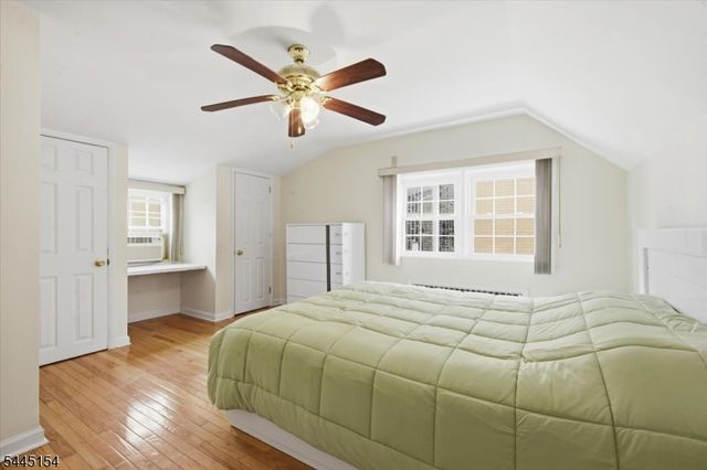 208 Baldwin Ave, New Milford Boro, NJ 07646
