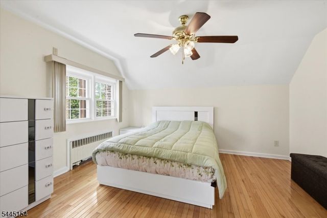 208 Baldwin Ave, New Milford Boro, NJ 07646