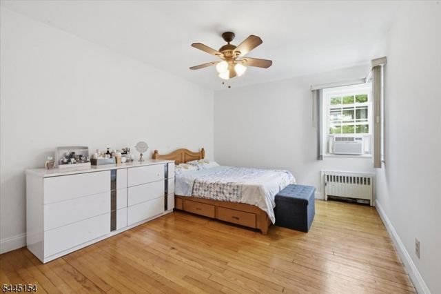 208 Baldwin Ave, New Milford Boro, NJ 07646