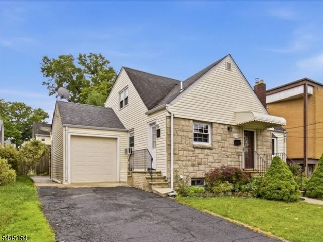 208 Baldwin Ave, New Milford Boro, NJ 07646