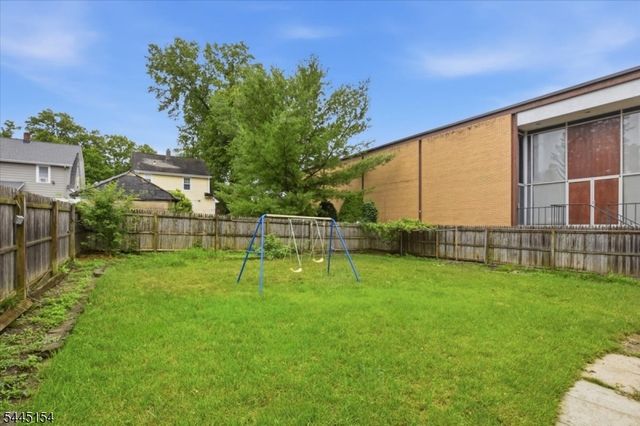 208 Baldwin Ave, New Milford Boro, NJ 07646