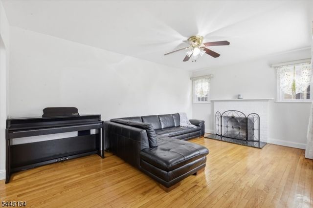 208 Baldwin Ave, New Milford Boro, NJ 07646