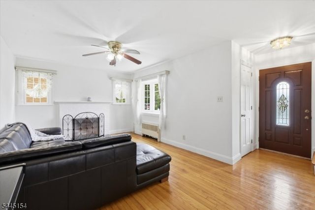 208 Baldwin Ave, New Milford Boro, NJ 07646
