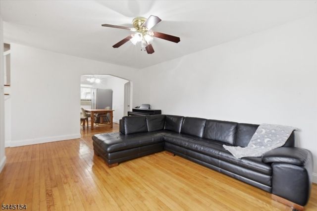 208 Baldwin Ave, New Milford Boro, NJ 07646