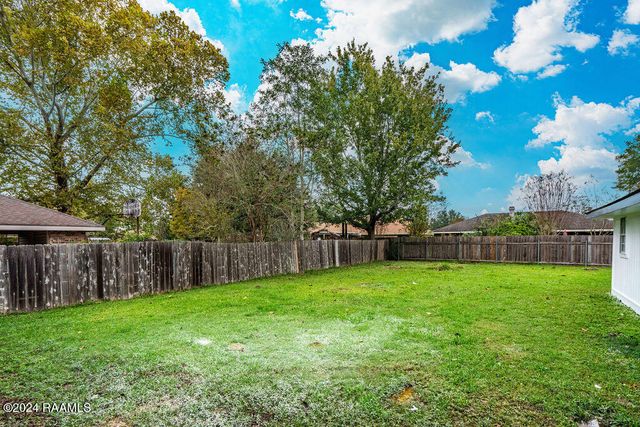 213 Presbytere Parkway, Lafayette, LA 70503