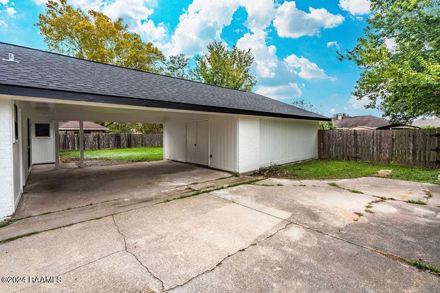 213 Presbytere Parkway, Lafayette, LA 70503