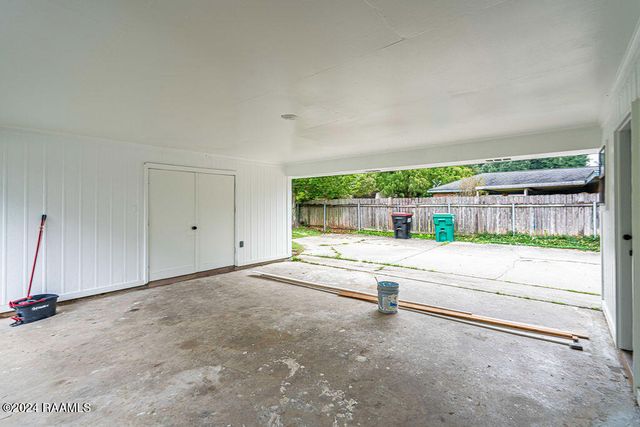 213 Presbytere Parkway, Lafayette, LA 70503