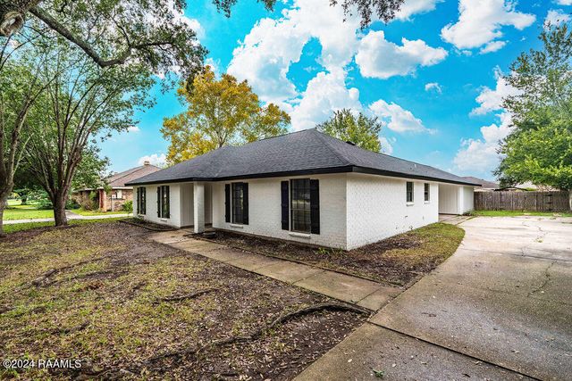 213 Presbytere Parkway, Lafayette, LA 70503