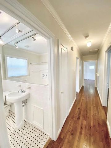 4102 Yupon Street, Houston, TX 77006
