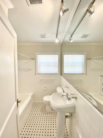 4102 Yupon Street, Houston, TX 77006