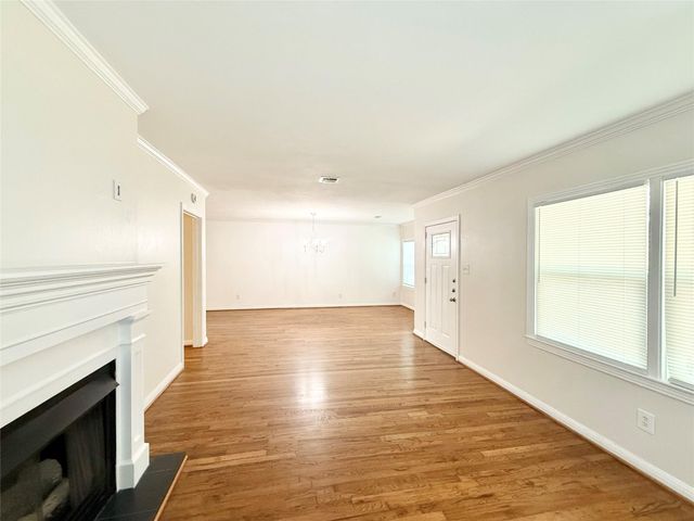 4102 Yupon Street, Houston, TX 77006