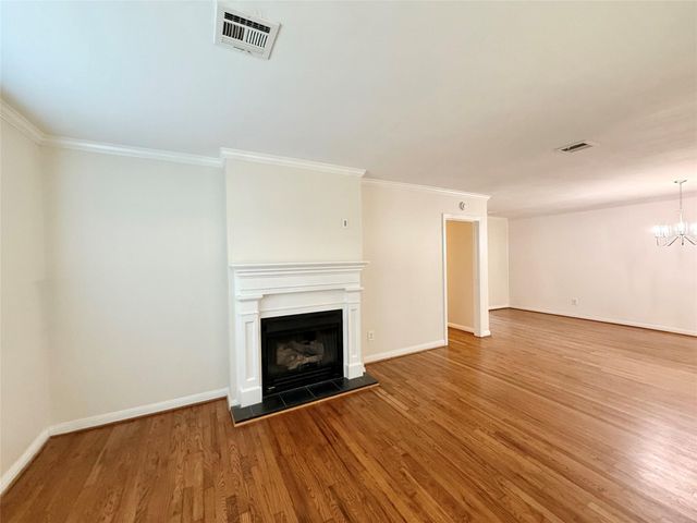 4102 Yupon Street, Houston, TX 77006