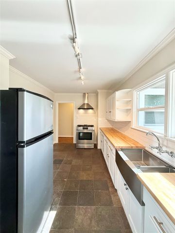 4102 Yupon Street, Houston, TX 77006