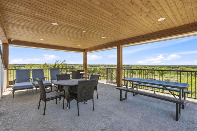 4 Creek Hollow WAY, Spicewood, TX 78669