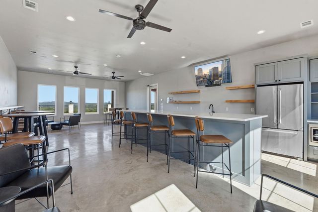 4 Creek Hollow WAY, Spicewood, TX 78669