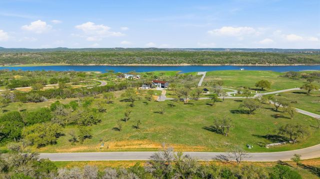 4 Creek Hollow WAY, Spicewood, TX 78669