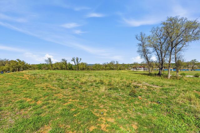 4 Creek Hollow WAY, Spicewood, TX 78669